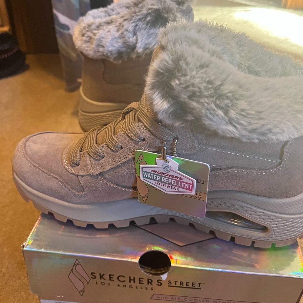 Skechers uno rugged boot. Brand new , never worn